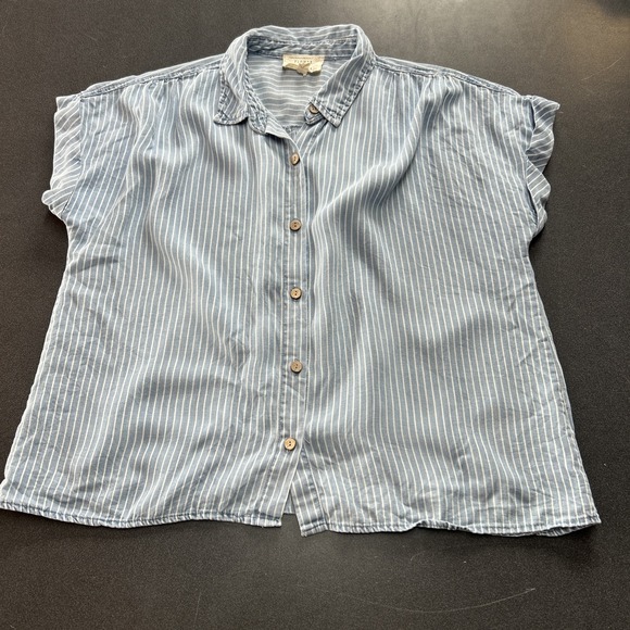 Flower And Feather Tops - Flower and Feather blue white striped blouse sz L